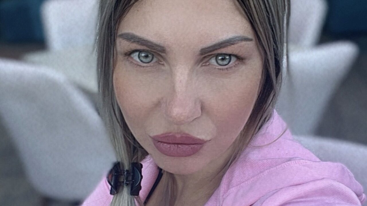 AmandaShatalina's Webcam Recorded