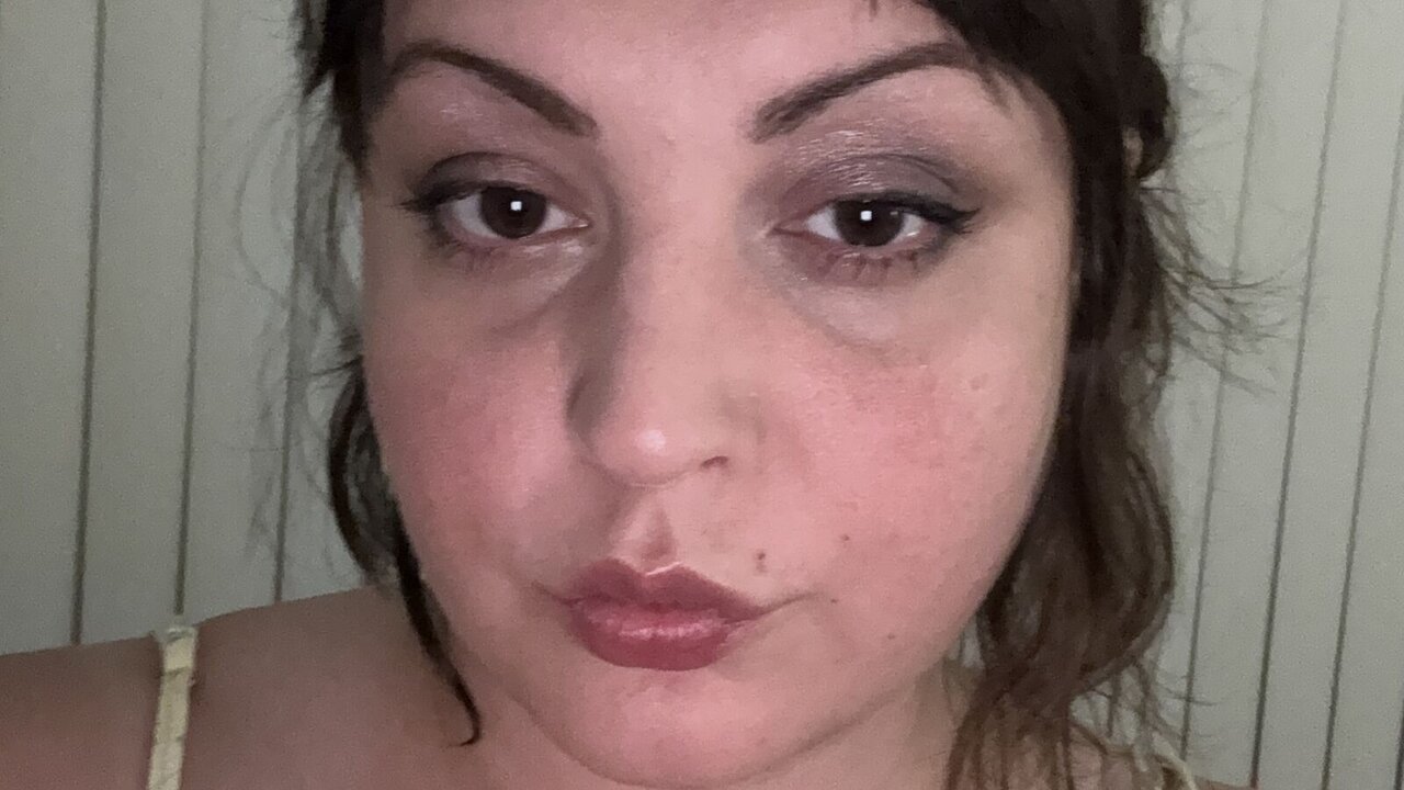 AnnieHelen's Webcam Recorded