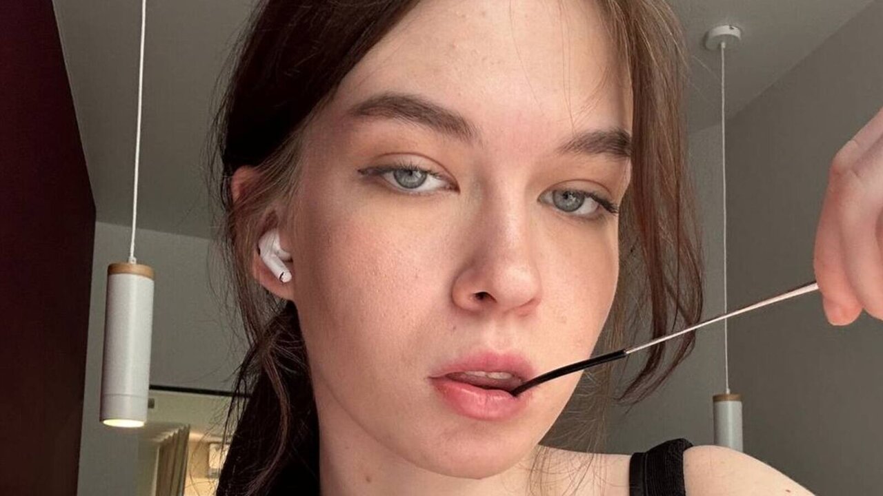 ArdeliaMchendry's Webcam Recorded