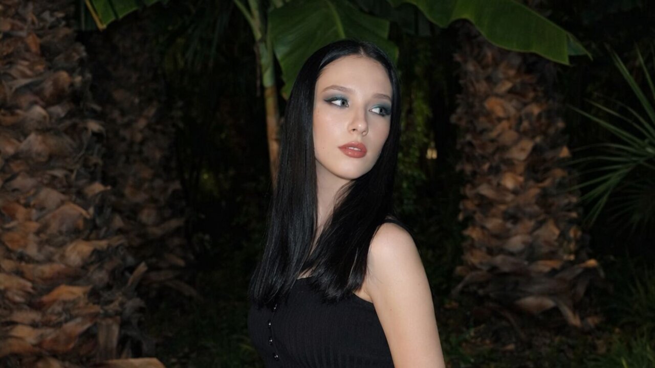 AriaMonti's Webcam Recorded