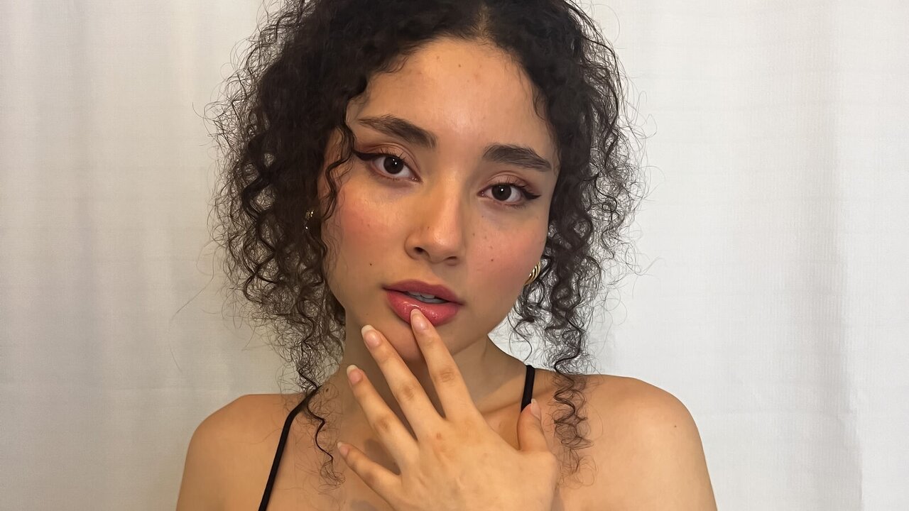 BellaVuitton's Webcam Recorded