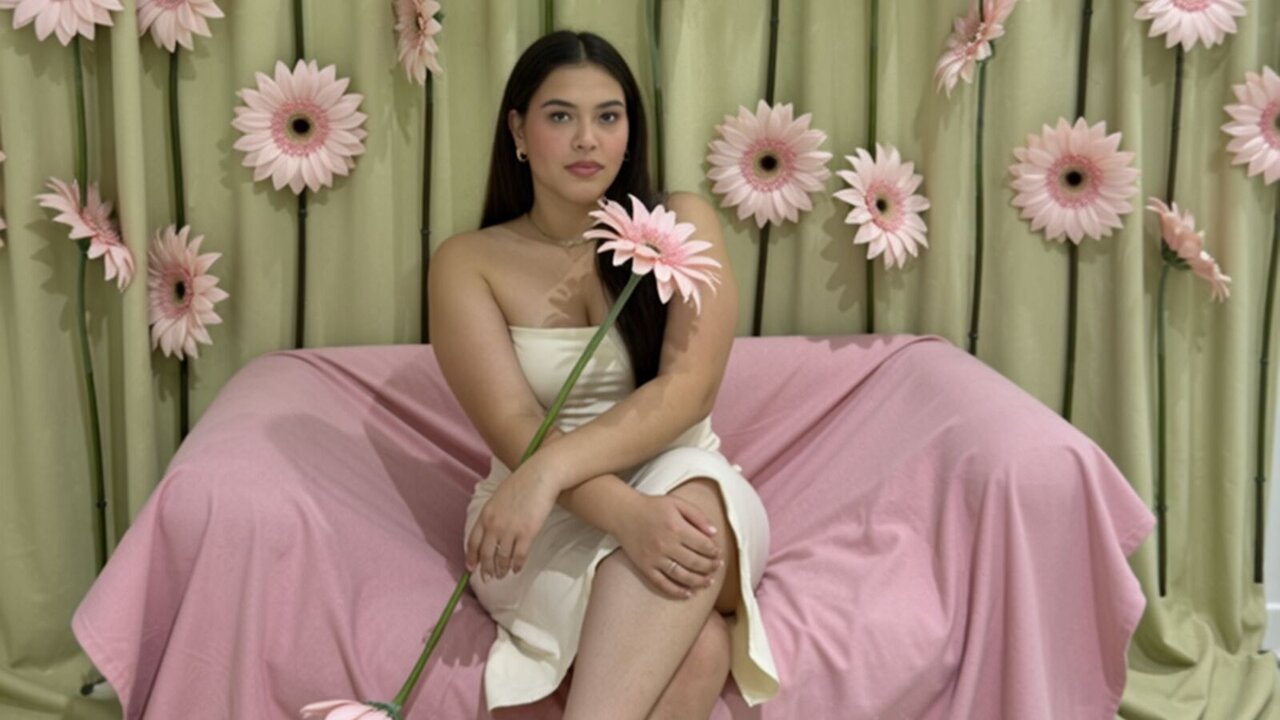 CarolineDux's Webcam Recorded