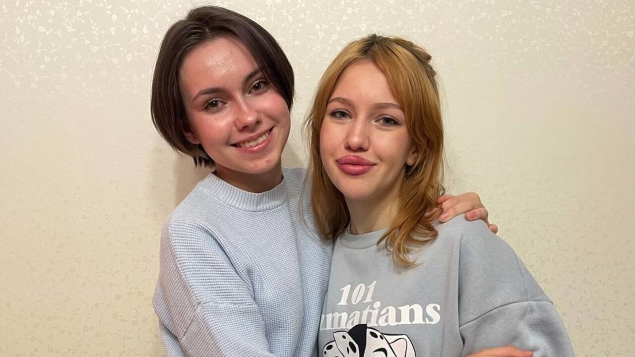CeciliaAndAnne's Webcam Recorded