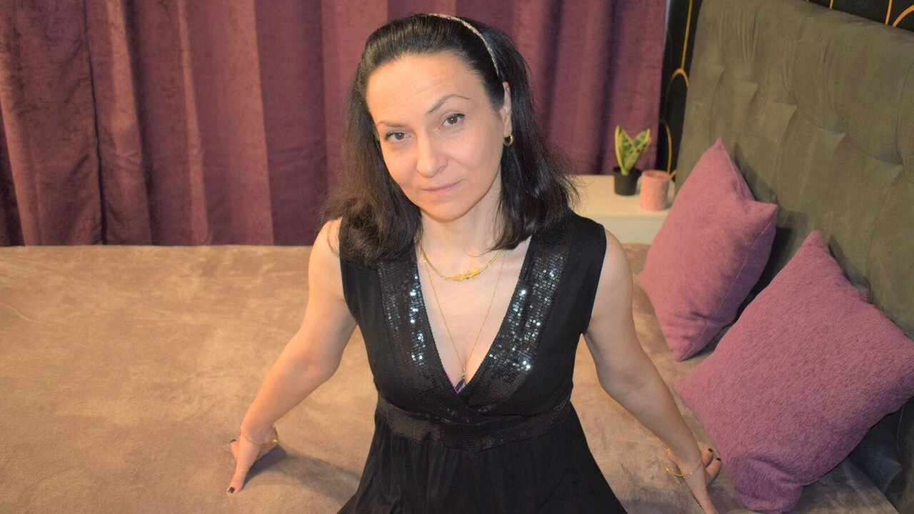 CoralineBijou's Webcam Recorded