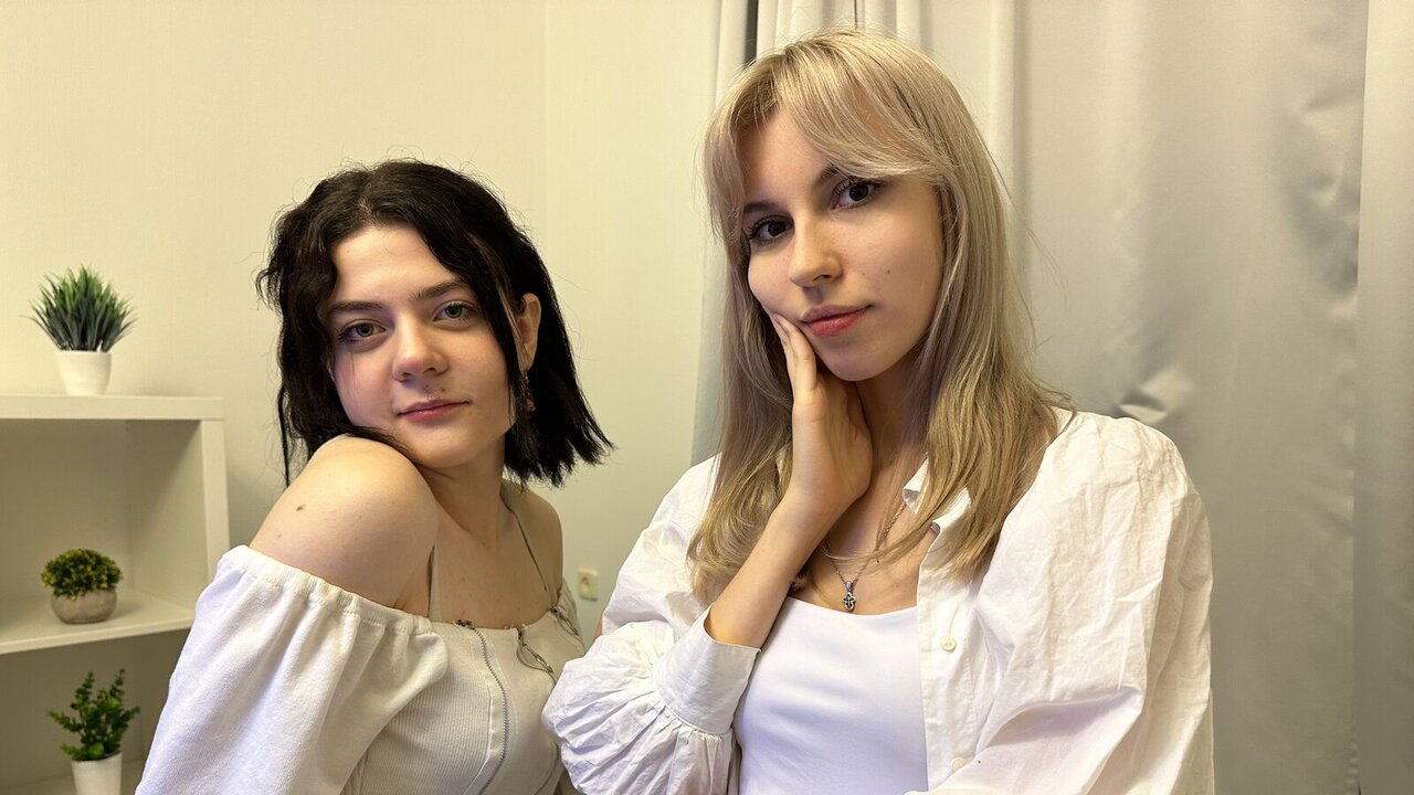 DorothyAndBeth's Webcam Recorded