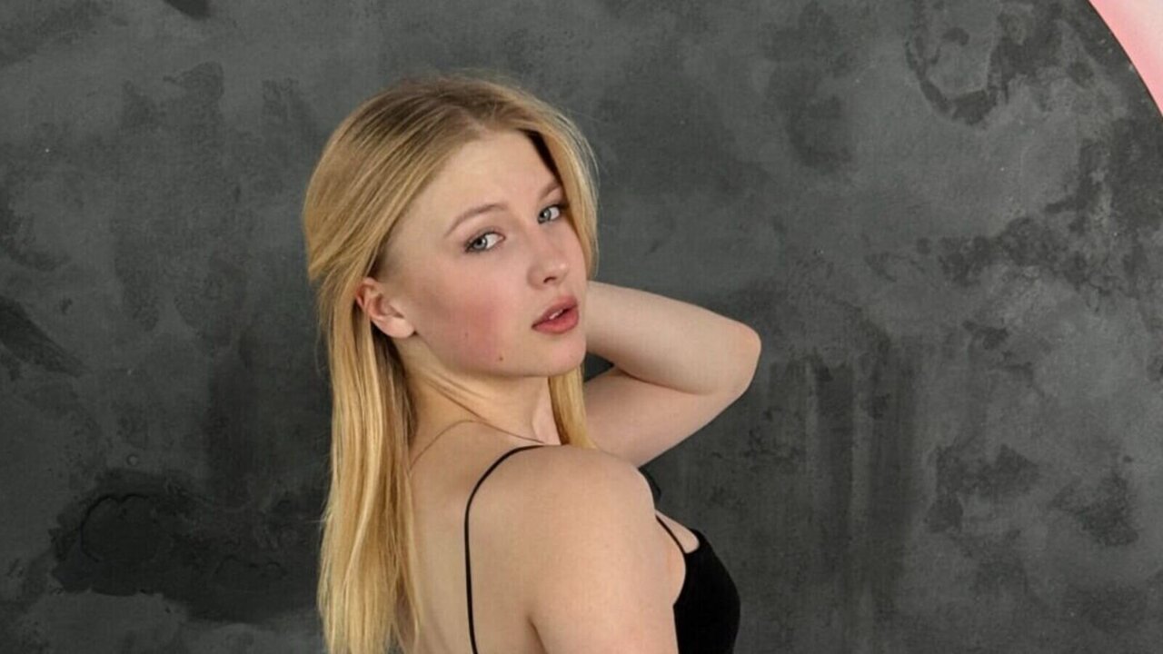 EllieRoyce's Webcam Recorded