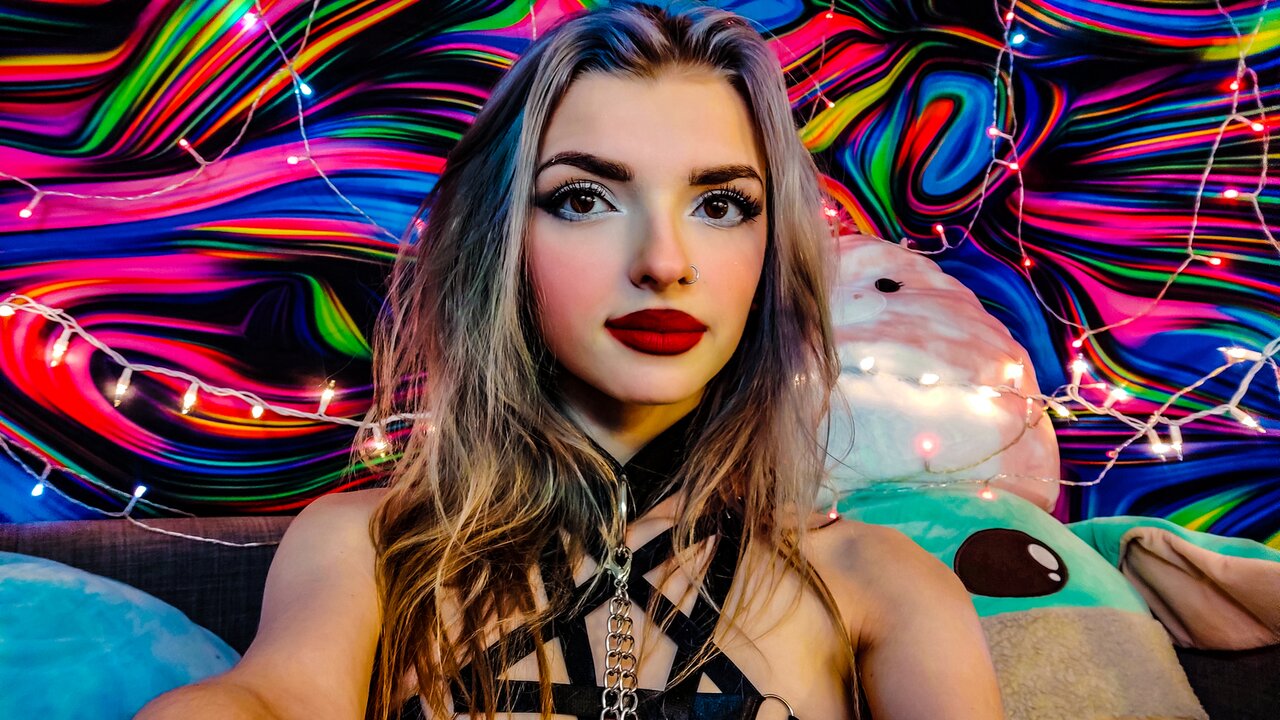 KatrynaAzarova's Webcam Recorded