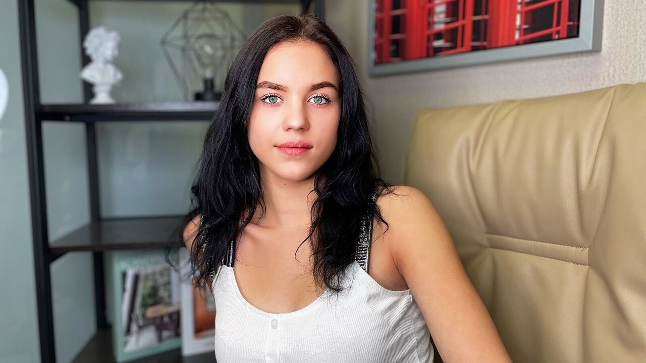 LianaMiles's Webcam Recorded
