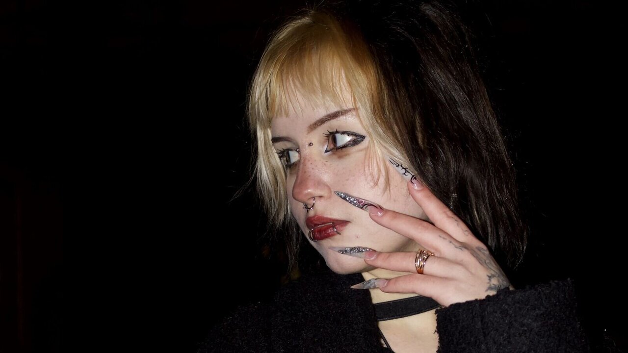 LiyaLuna's Webcam Recorded