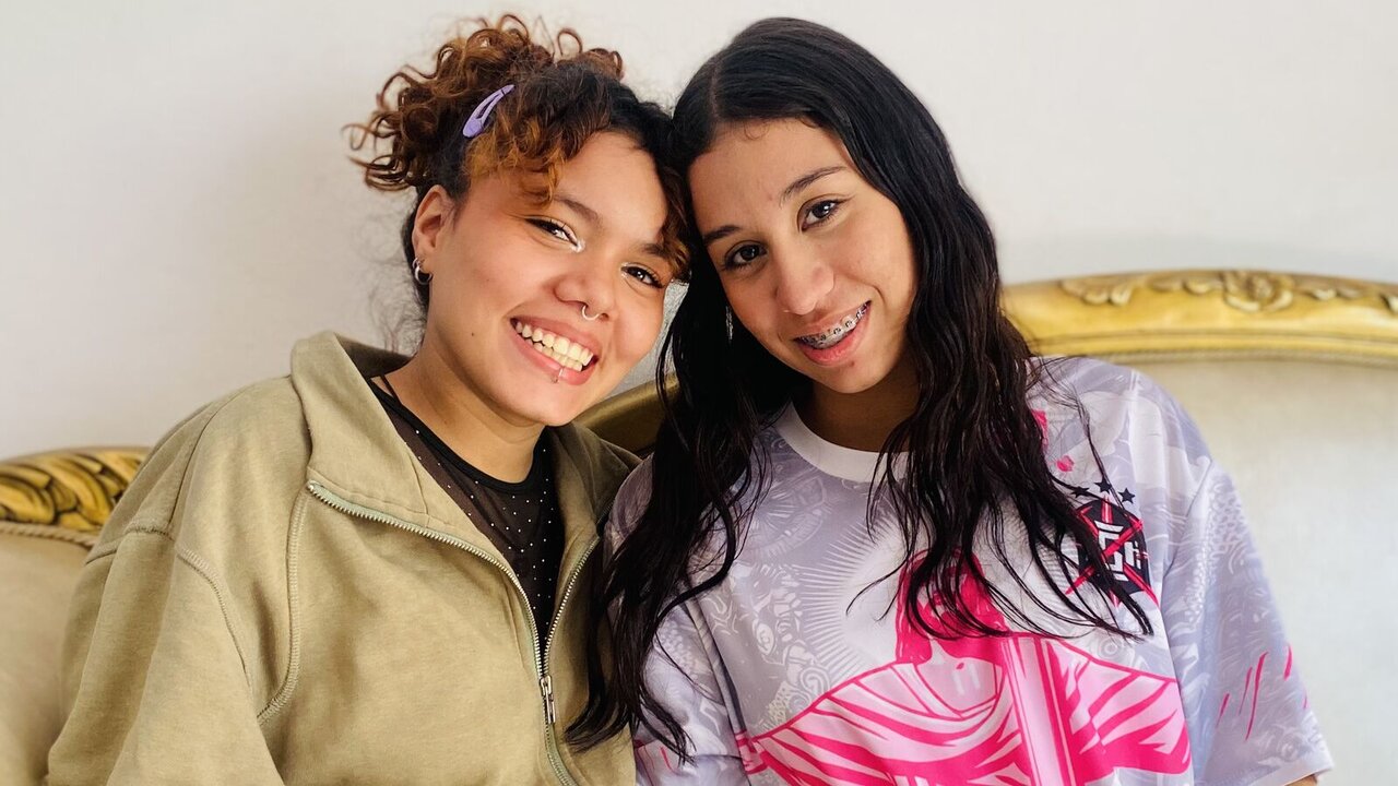 LucyAndAdel's Webcam Recorded