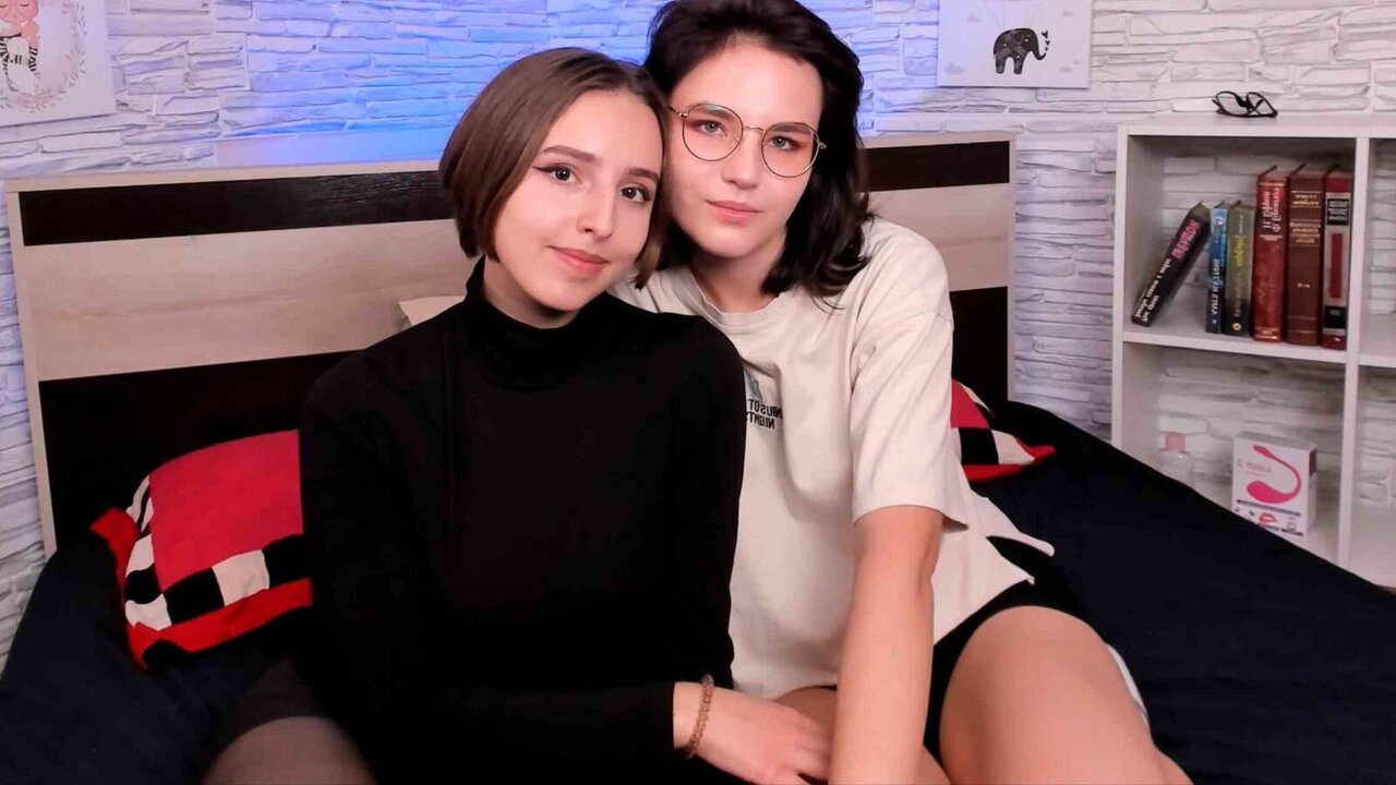 LuisaandAgnella's Webcam Recorded