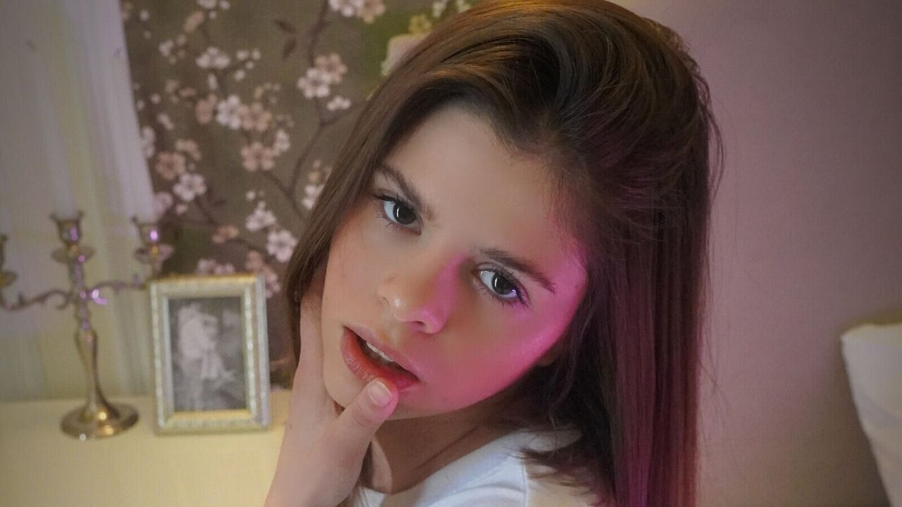 MaddyDoly's Webcam Recorded