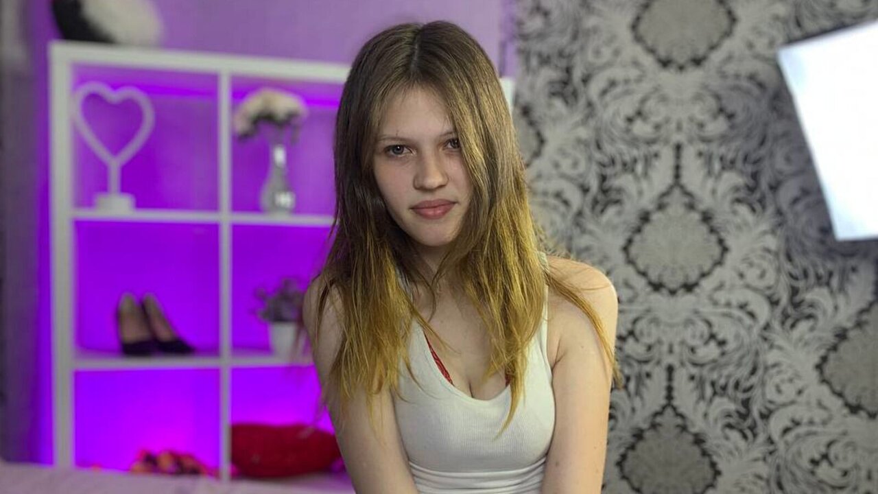 MayaMayskaya's Webcam Recorded