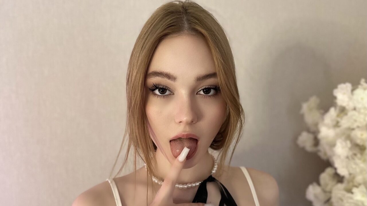 MyaFields's Webcam Recorded