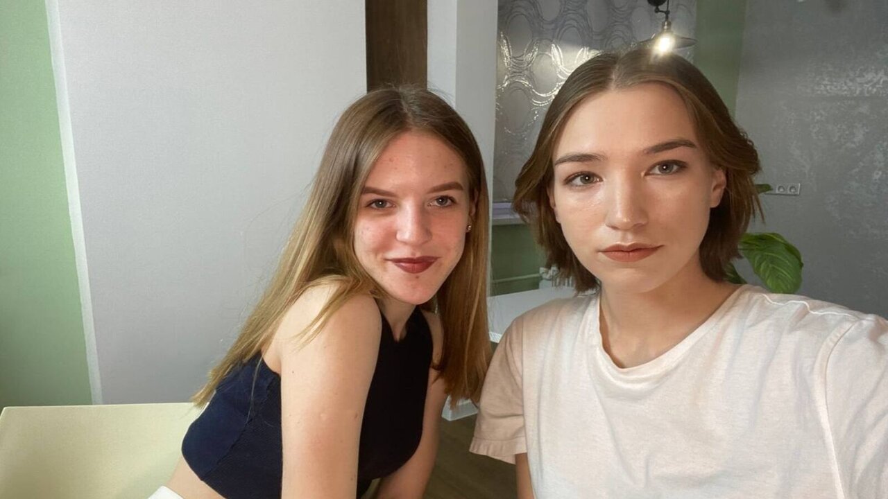 PennyAndAshley's Webcam Recorded