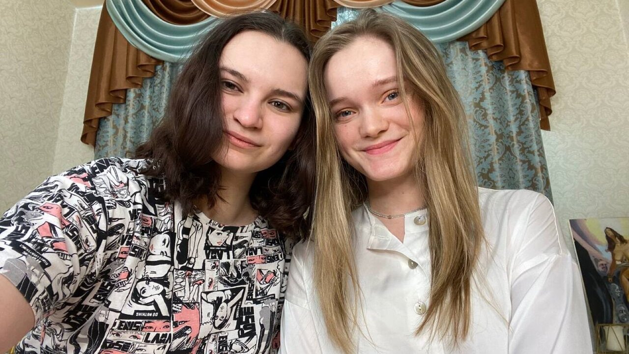 SaraAndAlice's Webcam Recorded